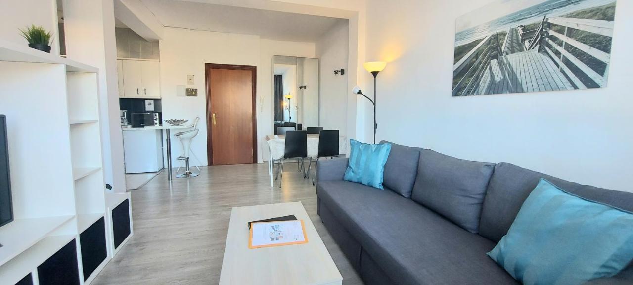 Apartment With Sea View 베날마데나코스타 외부 사진